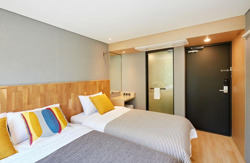 Hostel Cleo Seoul Hongdae Экстерьер фото
