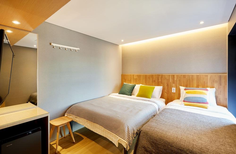 Hostel Cleo Seoul Hongdae Экстерьер фото