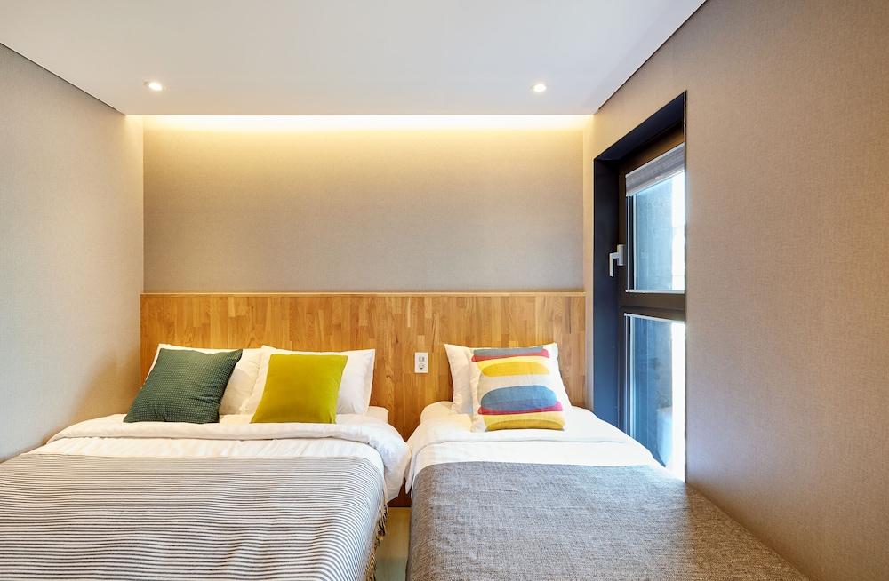 Hostel Cleo Seoul Hongdae Экстерьер фото