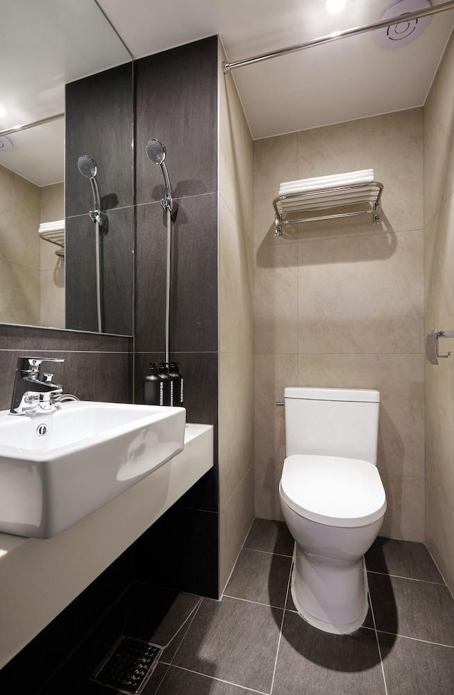 Hostel Cleo Seoul Hongdae Экстерьер фото