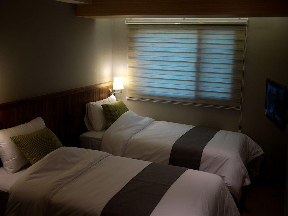 Hostel Cleo Seoul Hongdae Экстерьер фото